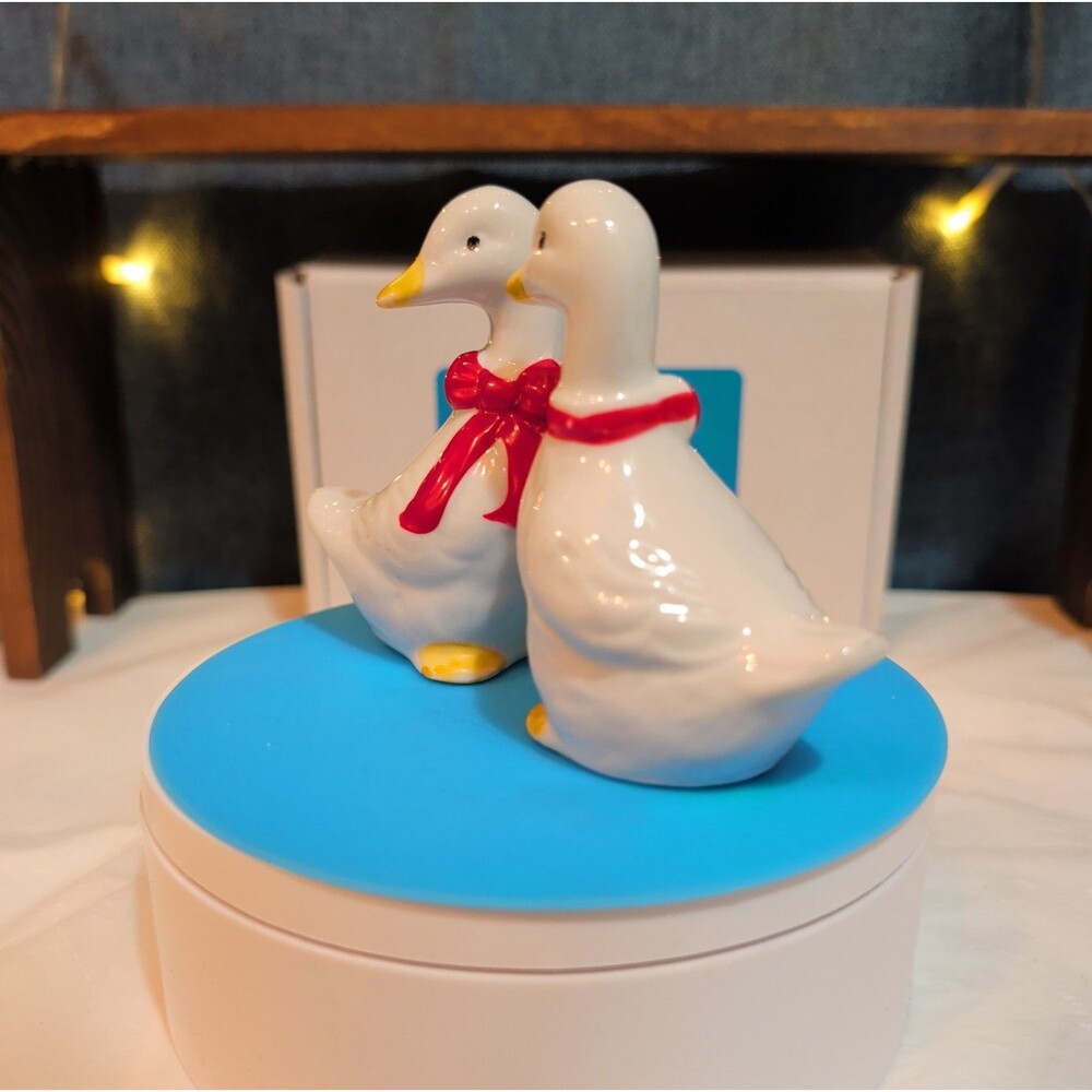 Vintage Ceramic White Goose Figurines Set of 2 Red Bow Farmhouse Decor - Picture 13 of 16